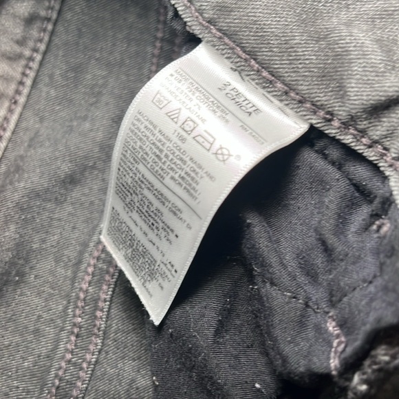 Old Navy gray rockstar super skinny jeans with front rip size 2 petite - Picture 6 of 9